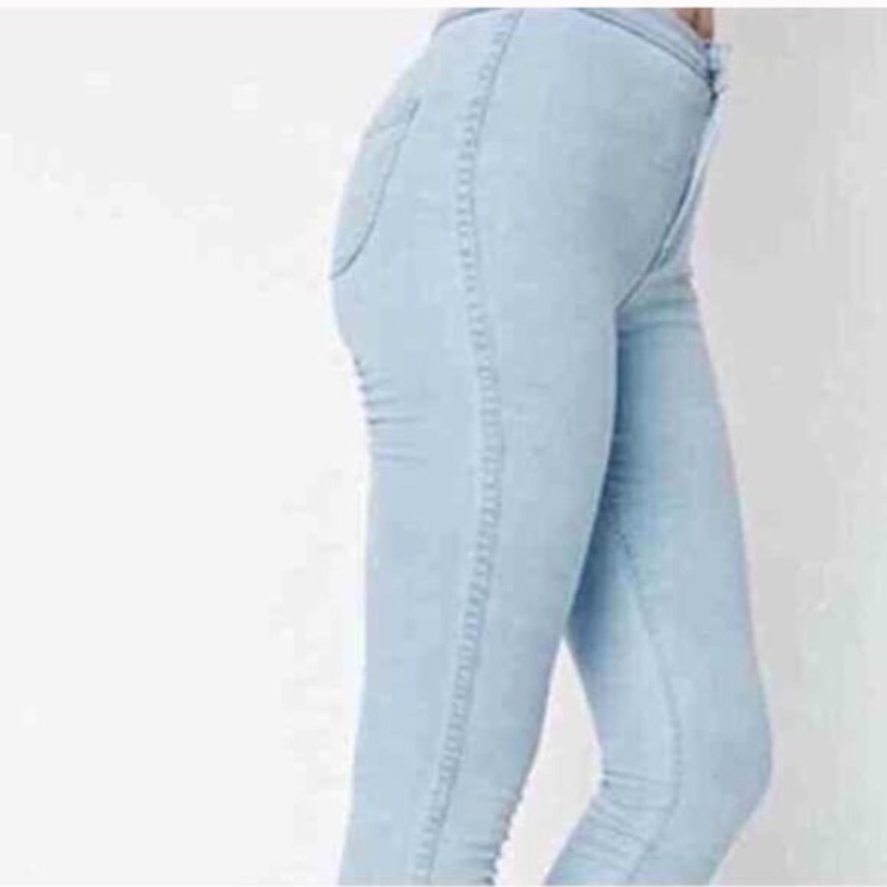 Medium wash easy jean